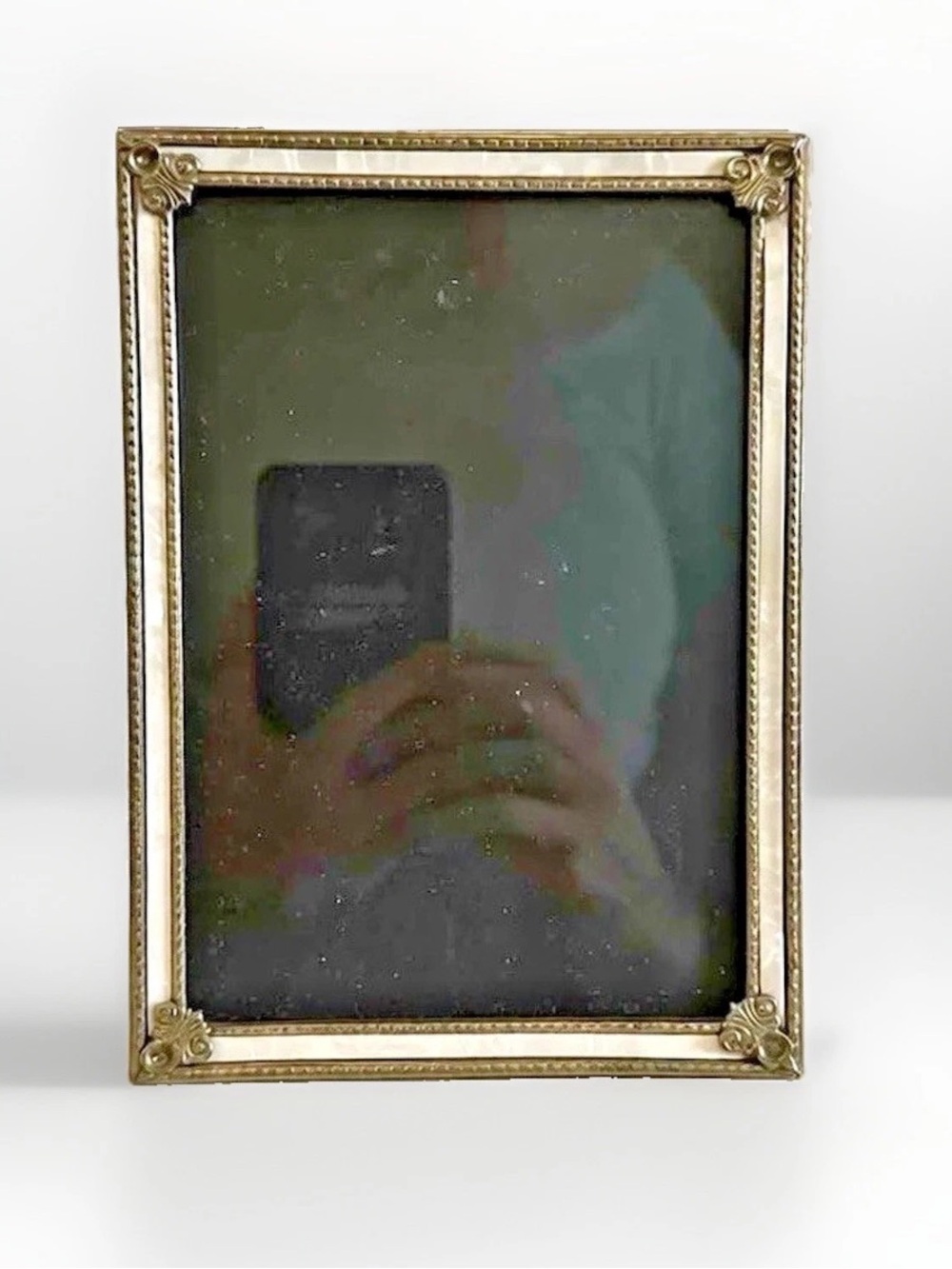 Ornate PEARL TRIM Gold Tone Metal 5 x 7 Inch Picture Frame Vintage